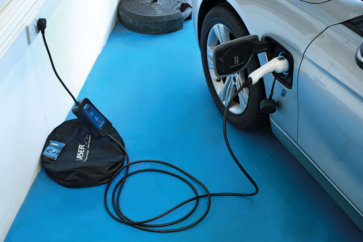 Electric Vehicle Charger - 240V Portable - (Laser 7695)