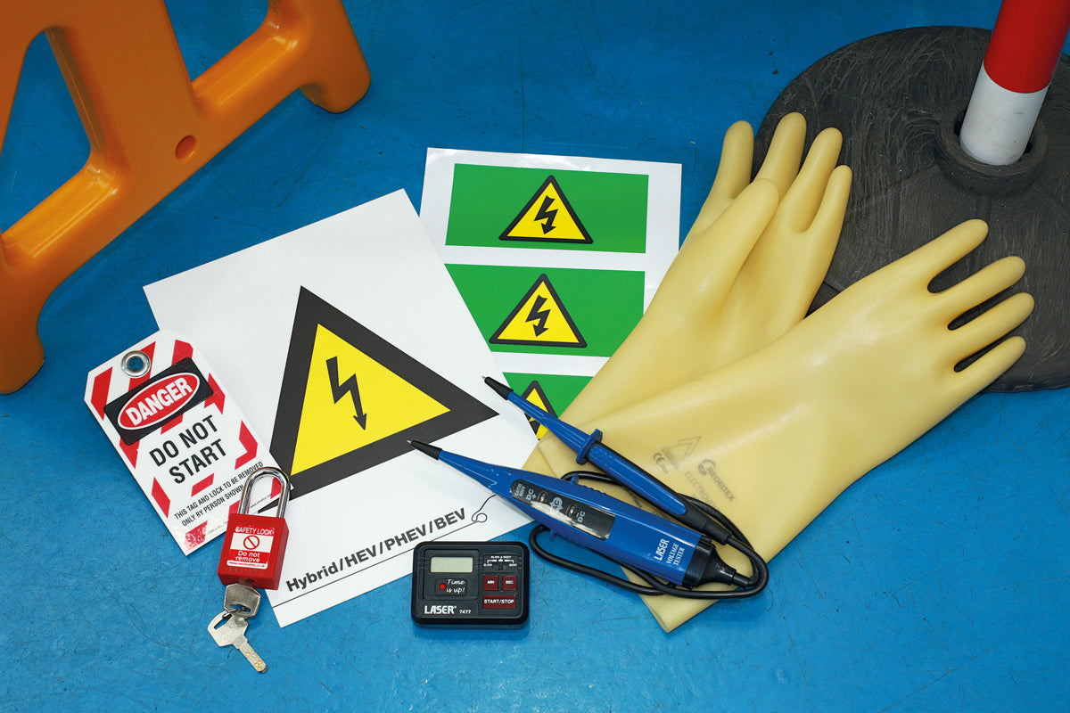 Roadside Safety/Recovery Kit - (Laser 8156)