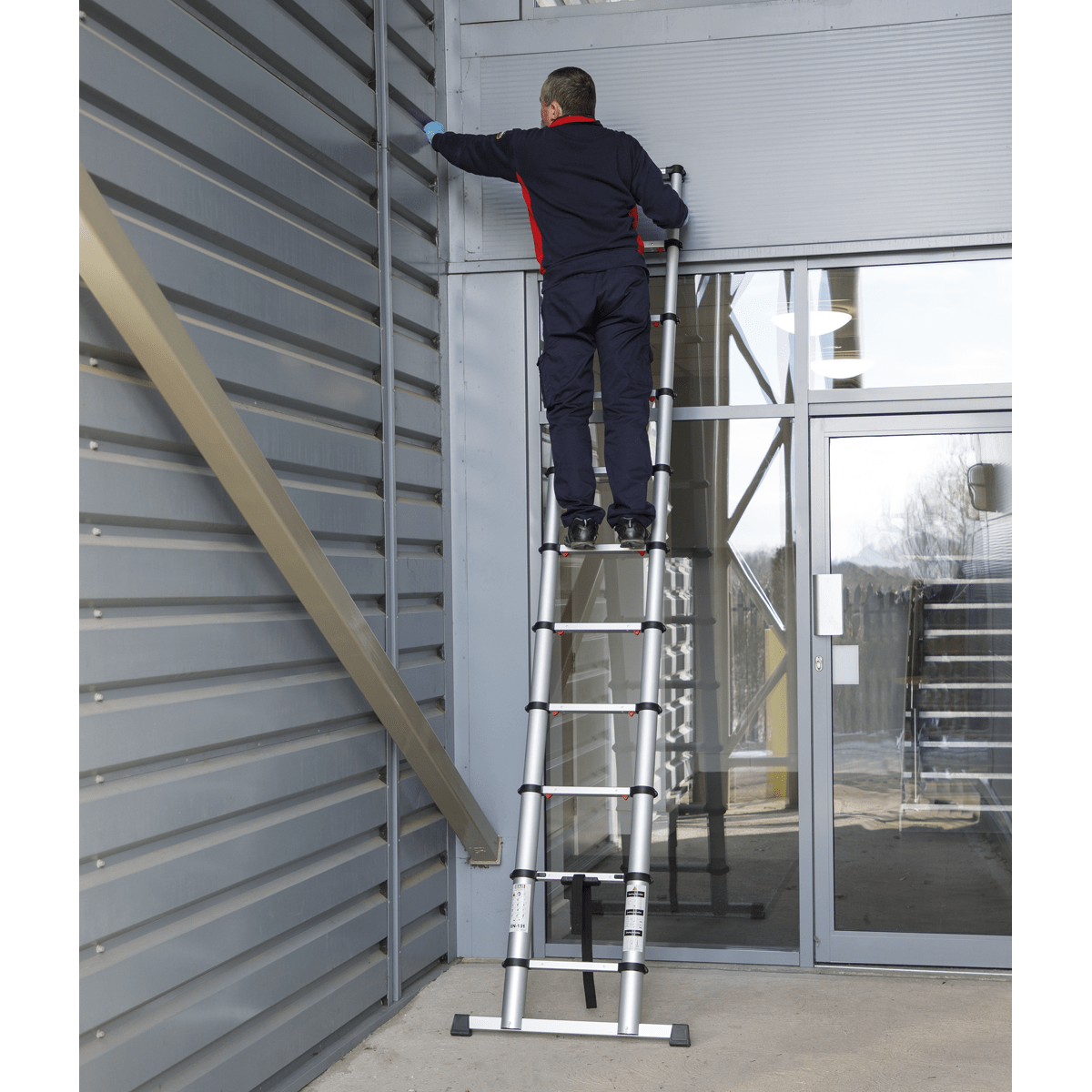 Sealey Aluminium Telescopic Ladder 11-Tread EN 131