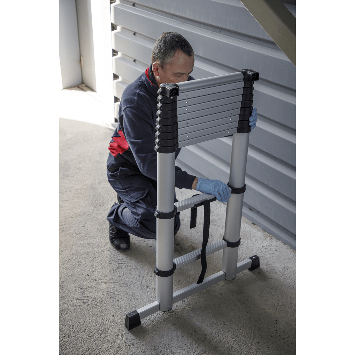 Sealey Aluminium Telescopic Ladder 11-Tread EN 131