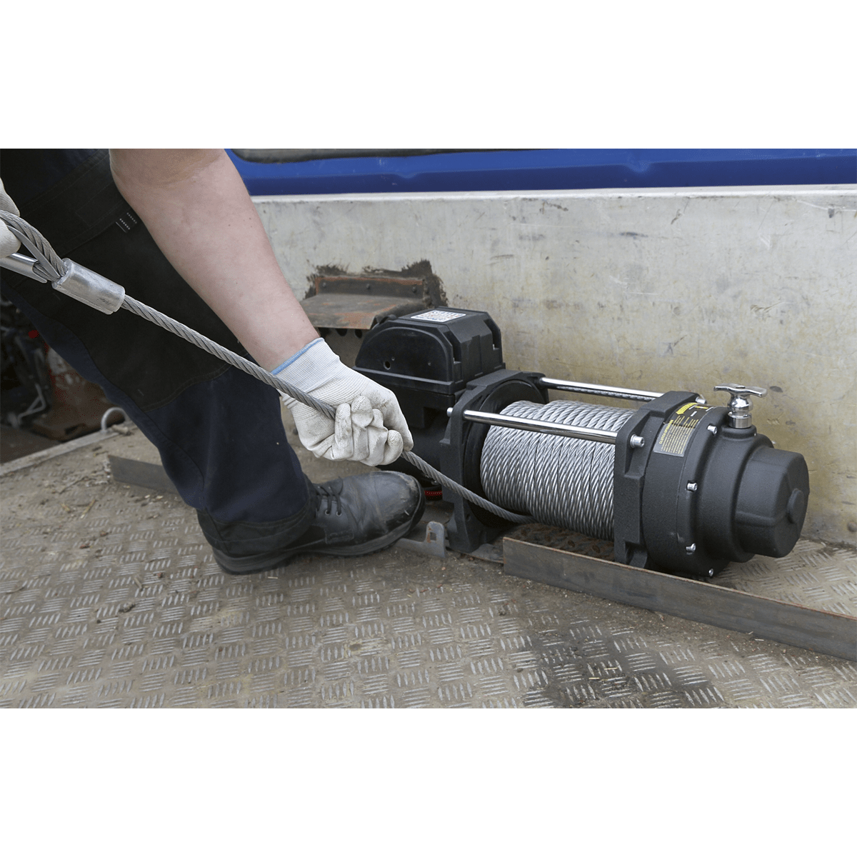 Sealey Recovery Winch 8180kg(18000lb)Line Pull 12V Industrial